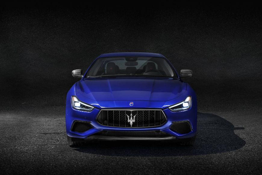 Maserati-Ghibli-GranSport-MY18-front-hero