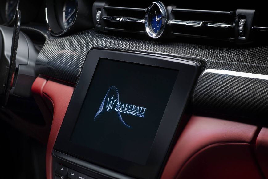 Maserati-Quattroporte-GranSport-18-interior-clock