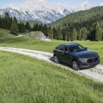 Maserati-Levante-riding-on-air